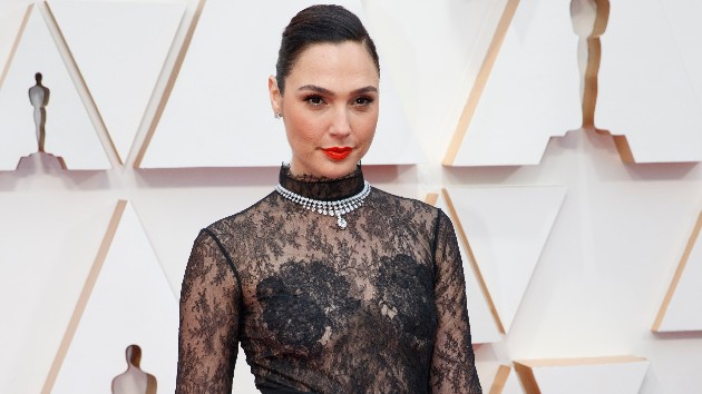 e_galgadot_101220-2