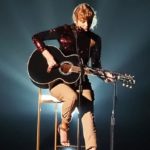 getty_taylorplayingacm_101520