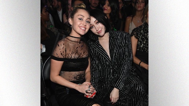getty_mileynoahcyrus_102620