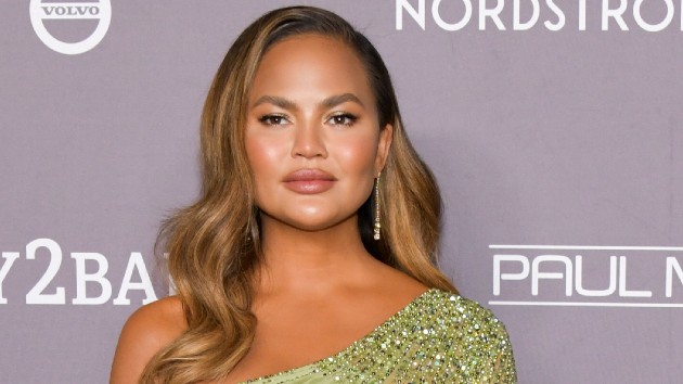 getty_chrissyteigen_102720