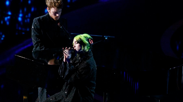 m_billieeilish_72920-3