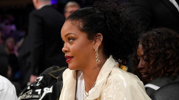 getty_rihanna_11232020