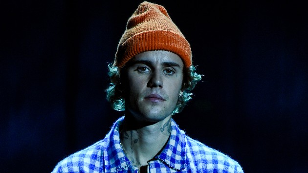 m_justinbieber_112420