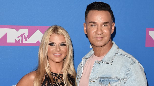 getty_mike_and_lauren_sorrentino_11252020