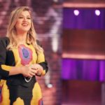 m_kellyclarkson_120220