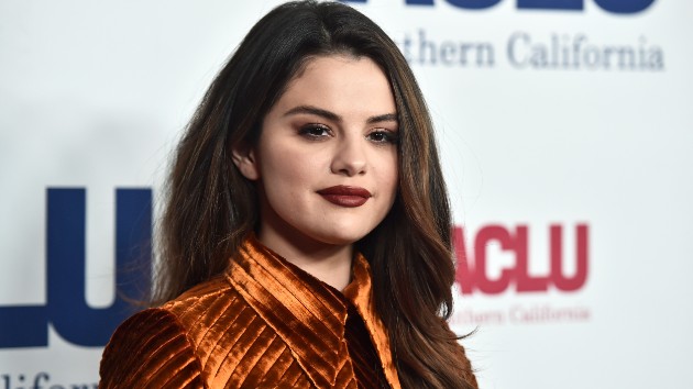 getty_selenagomez_110220