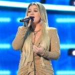 getty_kellyclarkson_121120