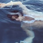 m_shawnmendesinwater_100220-2