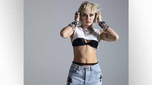 m_mileycyrus_alanaoherlihy_121120