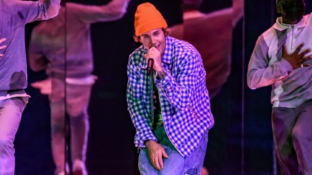 m_justinbieberama_122420