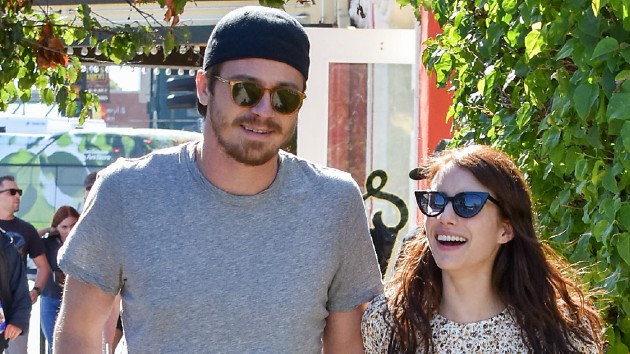 getty_garrett_hedlund_and_emma_roberts_12292020