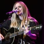 getty_avrillavigne_123020