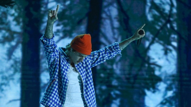 e_justin_bieber_01042021