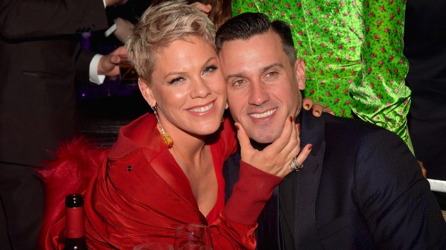 getty_pinkcareyhart_010721