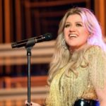 m_kellyclarkson_022621