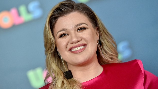 getty_kellyclarkson_101920