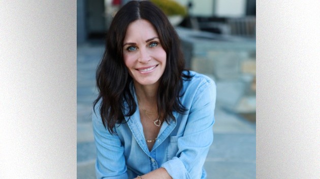 e_courteney_cox_04162021