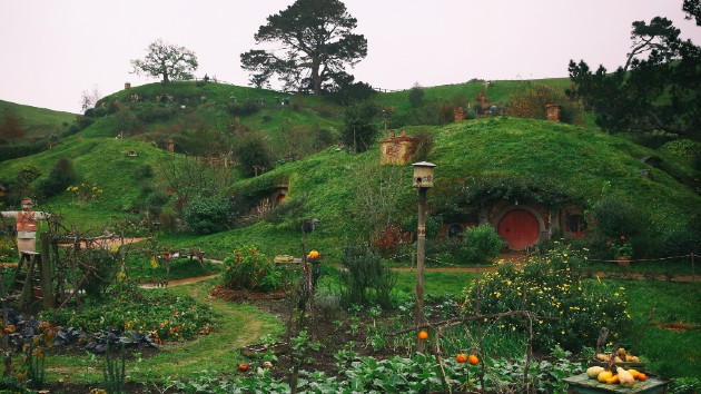 getty_hobbiton_04162021