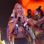 m_gwenstefanionsethmeyers_042321