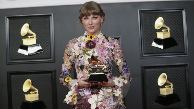 m_taylorswiftgrammys_052421