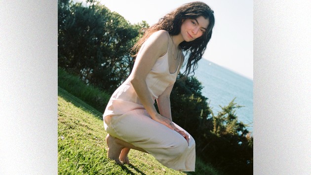 m_lorde2021crouching_071421-2