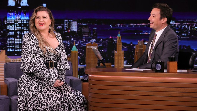 m_kellyclarkson_082421