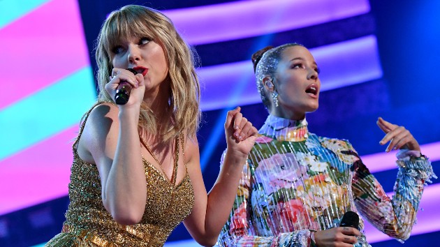 getty_taylorhalsey_083021