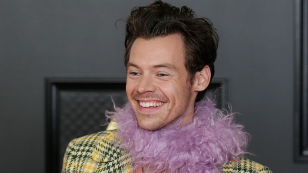 getty_harrystylessmiling_091321