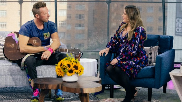 m_kellyclarksonchrismartin_091321