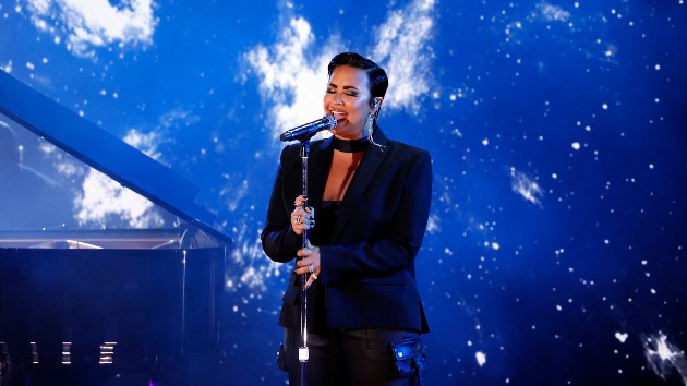 getty_demilovato_110321