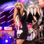 getty_avrillavigne_110321