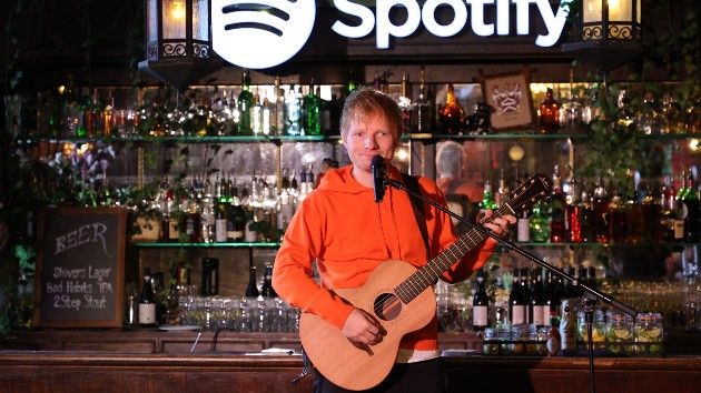 getty_edsheeranpub_110821