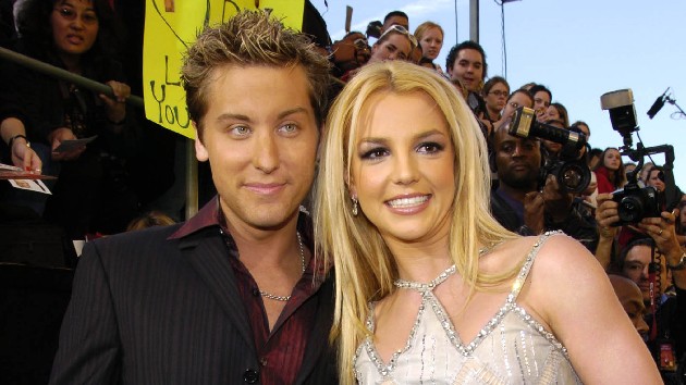 getty_lanceandbritney_110921