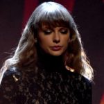 getty_taylorswiftlookingdownsad_112121