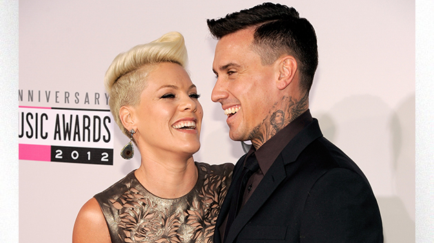 getty_pink_carey_hart_111821