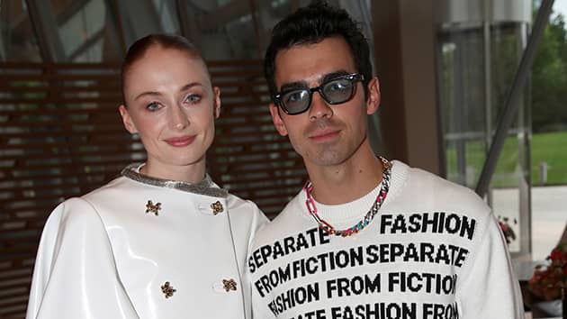 gettyjoe_jonas_sophie_turner_121321
