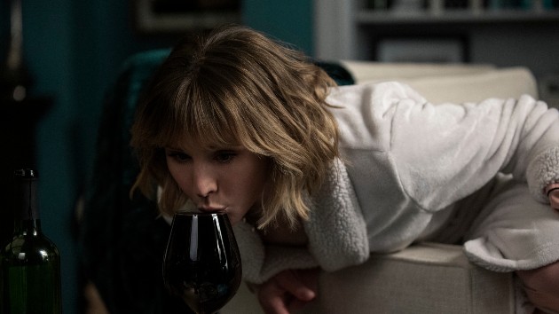 e_woman_in_window_bell_01042022