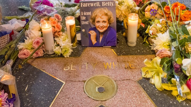 getty_betty_white_star_01032022-2