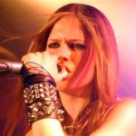 getty_avrillavigne_031022