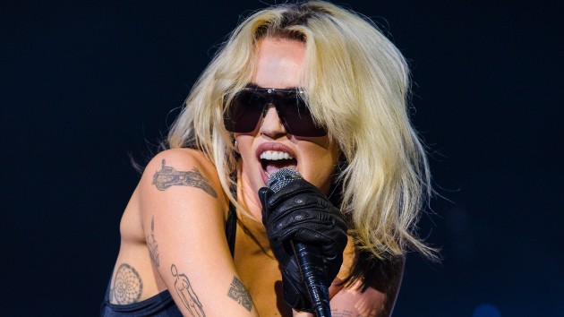 getty_mileycyrus_032722