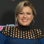 m_kelly_clarkson_032922_