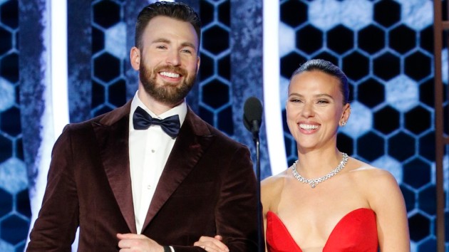 getty_chris_evans_scarlett_johansson_03312022