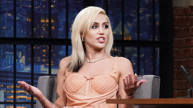 m_miley_cyrus_051722