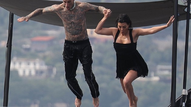 getty_travis_barker_khloe_kardashian_05232022