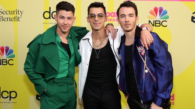 getty_jonasbrothers_061722