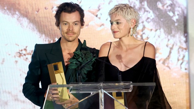 getty_harrystylesemmacorrintiff_091222