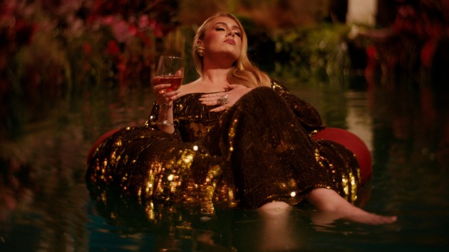 m_adeleidrinkwine_103122