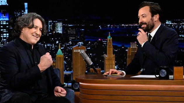 e_jimmy_fallon_cameron_crowe_11022022