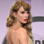 m_taylor_swift_112222