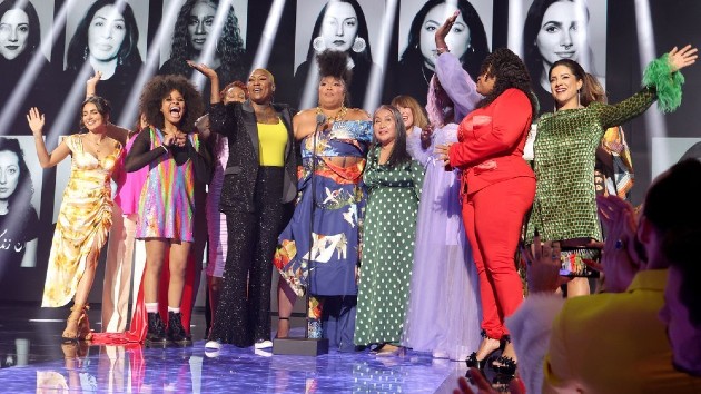 m_lizzoatpeopleschoice_120922_0